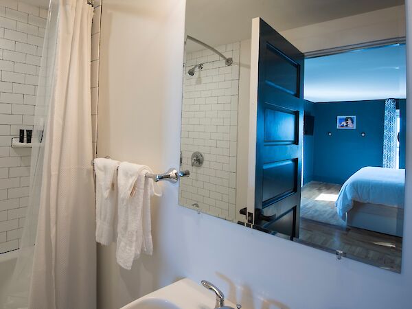 Modern bathroom